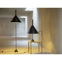 funnel | lampadaire