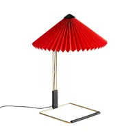 hay - lampe de table led matin s - rouge clair pantone 2035 u/coton/pvc/abat-jour ø30cm/h 38cm/base 17,4x17,4cm/laiton...
