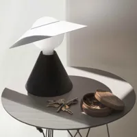 lampe de table fante par jonathan de pas, donato d'urbino, paolo lomazzi pour stilnovo