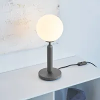 nuura aps nuura miira table lampe à poser grise/blanche
