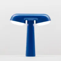 moustache - lampe de table tgv en métal, aluminium couleur bleu 27.5 x 31.07 28.5 cm designer ionna vautrin made in design